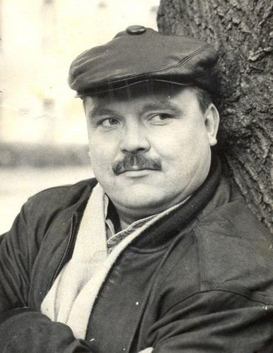 Михаил Круг в кепке